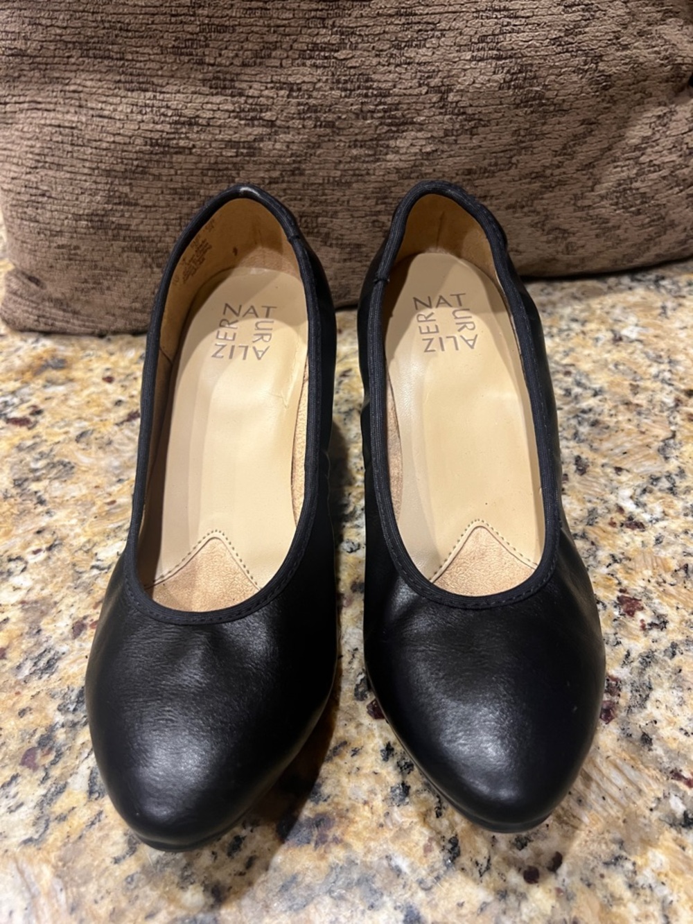 Naturalizer Black Leather Round-Toe Heels